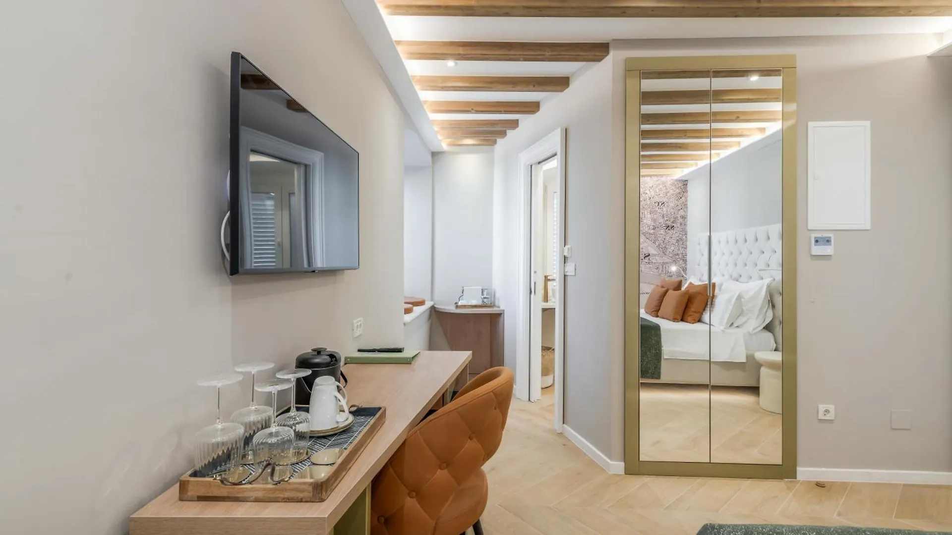 Grand Palace Luxury Retreat - Tale Of The Sea Split Guest house