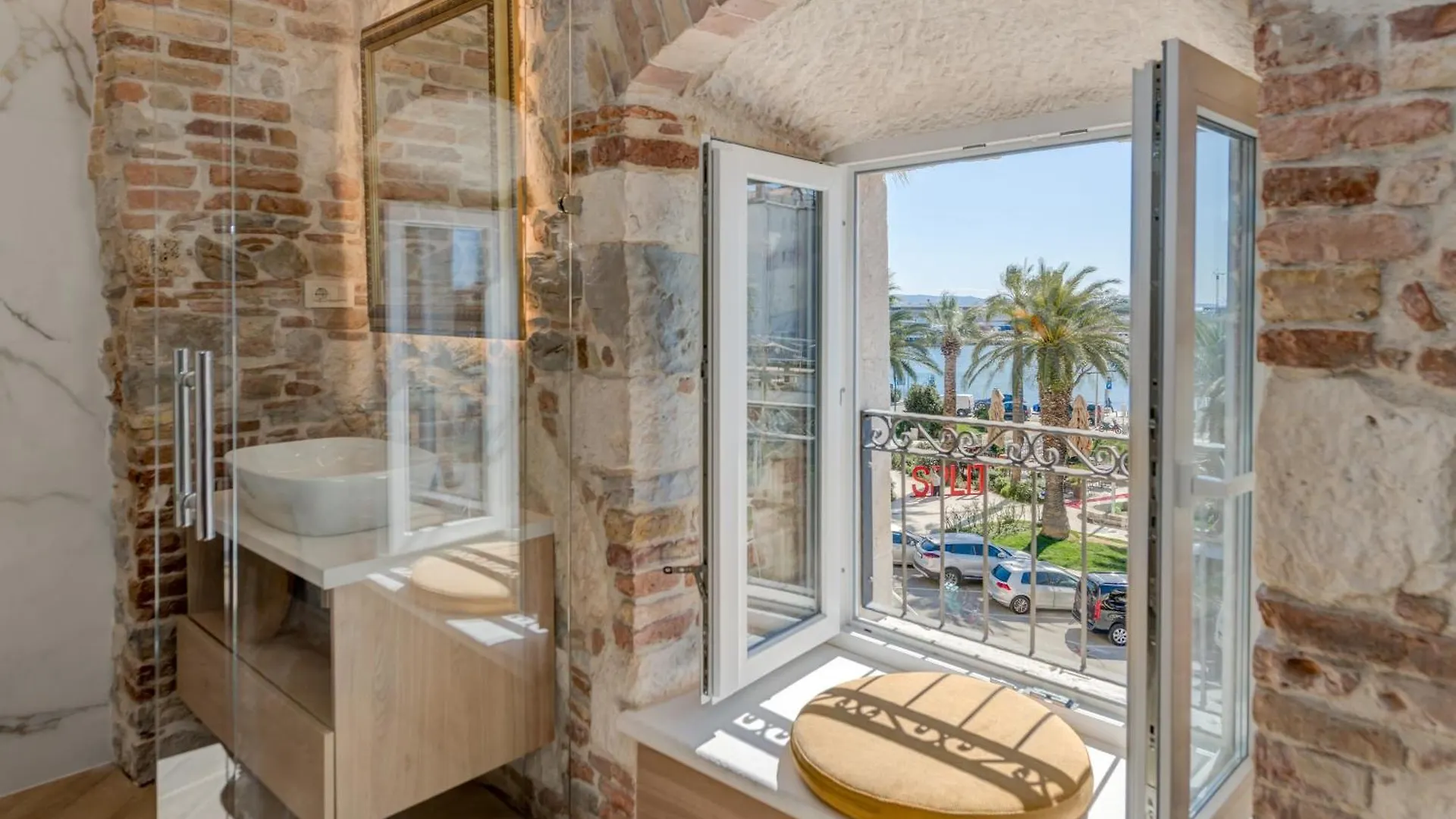 Grand Palace Luxury Retreat - Tale Of The Sea Split Guest house