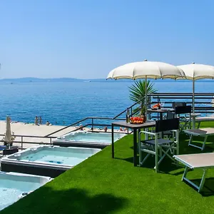 4* Pensión Via Mare Luxury