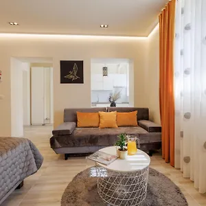 아파트 Perimar Luxury And Center