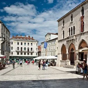 Guest house Main Square